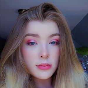 Meet your Posher, Ella